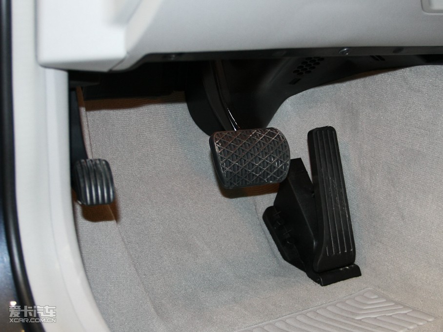 2010YE E 260L CGIŰ