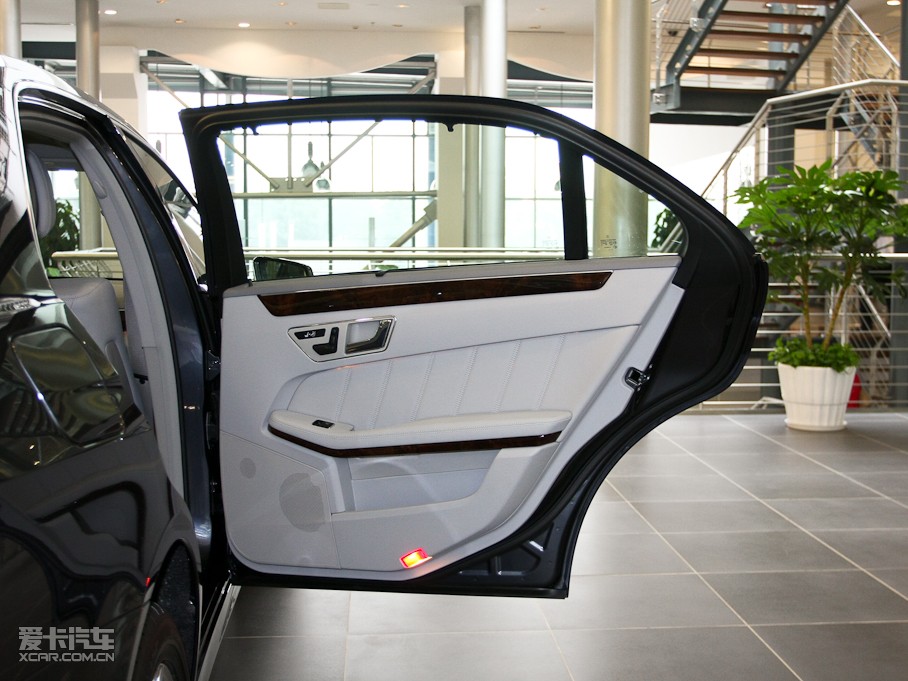 2010YE(j) E 260L CGI(yu)Ű