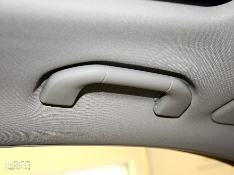 2010YE E 260L CGI(yu)Ű