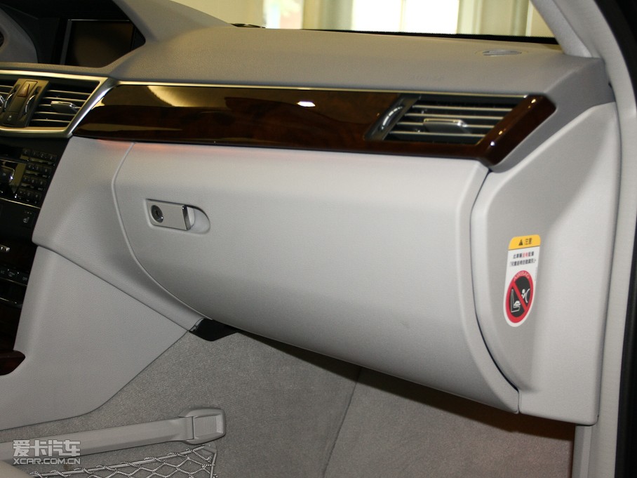 2010YE E 260L CGIŰ