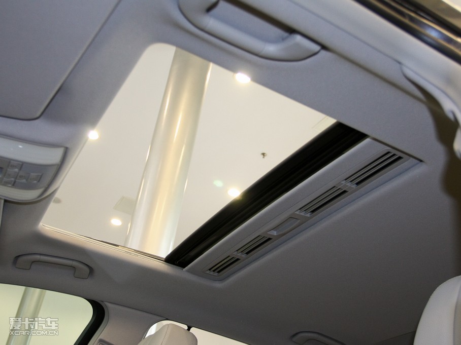 2010YE E 260L CGIŰ