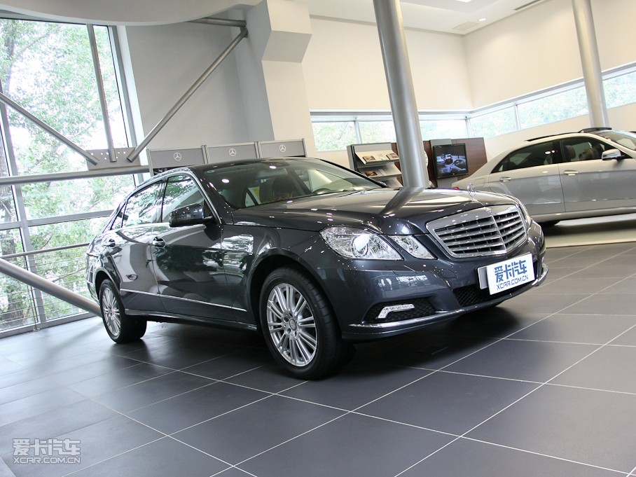 2010YE E 260L CGIŰ
