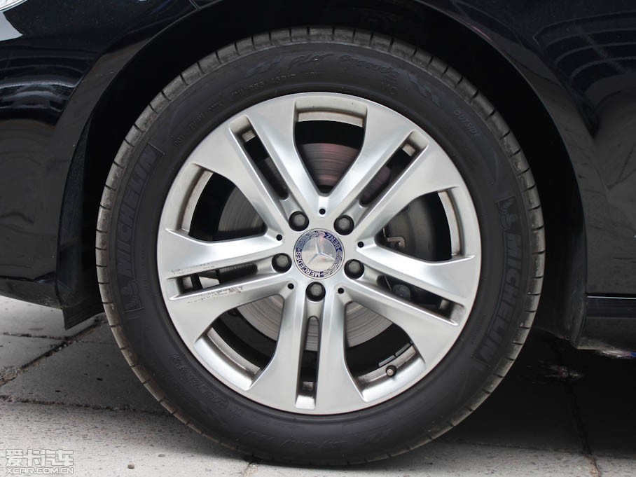 2010YE E 260L CGIŰ