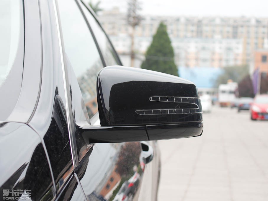 2010YE E 260L CGIŰ