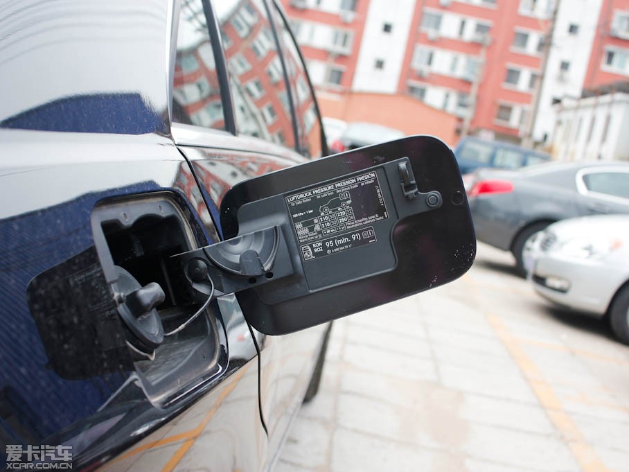 2010YE E 260L CGI(yu)Ű