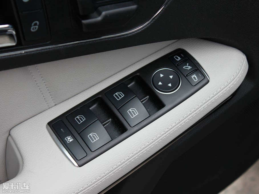 2010YE(j) E 260L CGI(yu)Ű