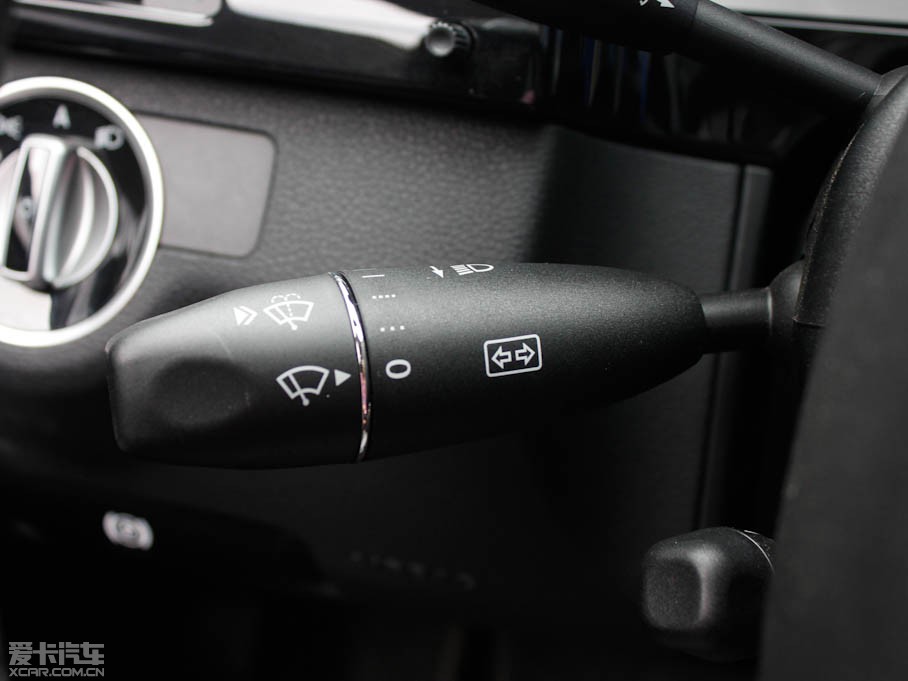 2010YE E 260L CGIŰ