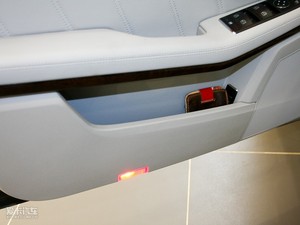 2010E 260L CGIŰ ǰTg