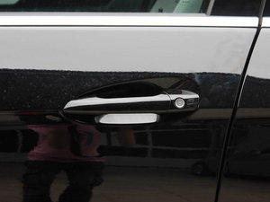 2010款E 260L CGI优雅版 主驾门拉手