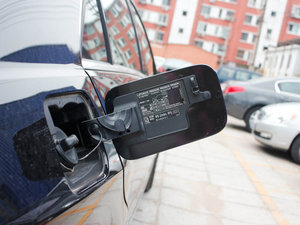 2010款E 260L CGI优雅版 油箱盖