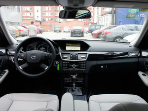 2010E 260L CGIŰ п