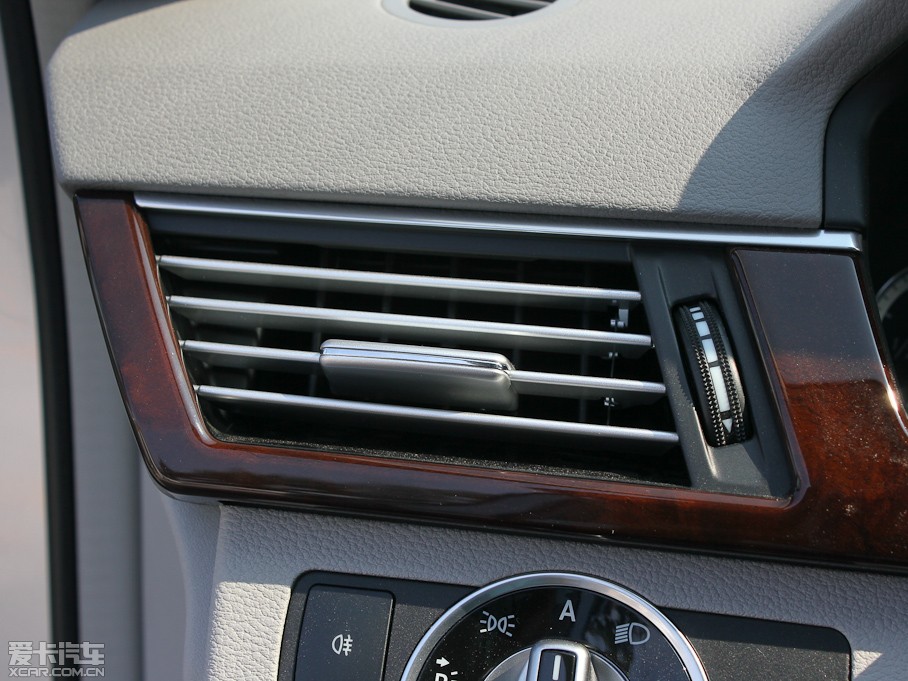 2011YE E 200L CGI(yu)Ű