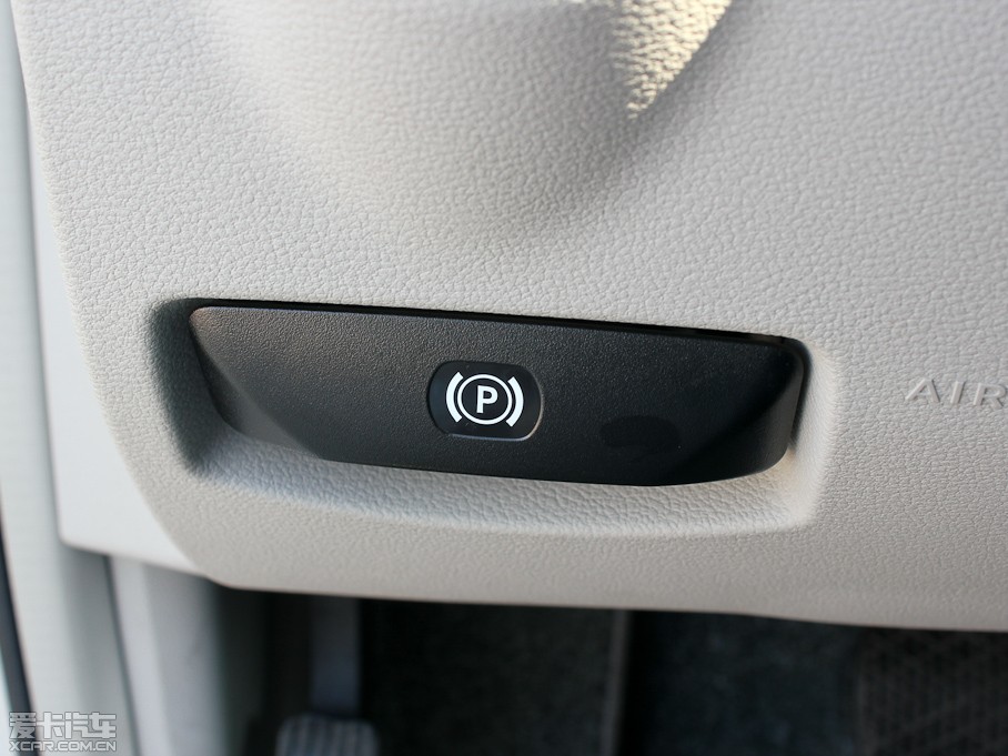 2011YE E 200L CGIŰ