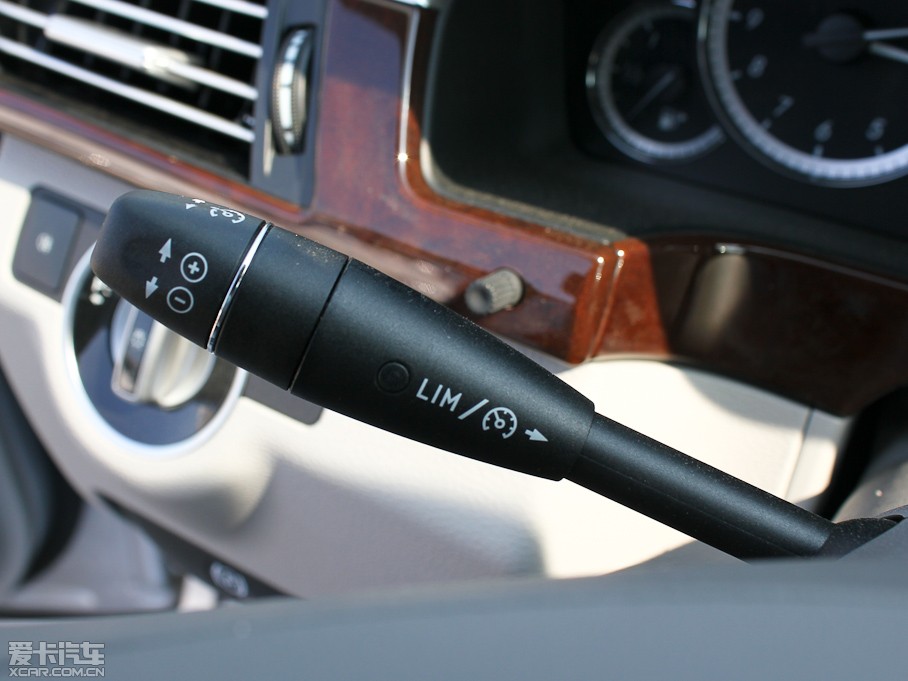 2011YE E 200L CGIŰ