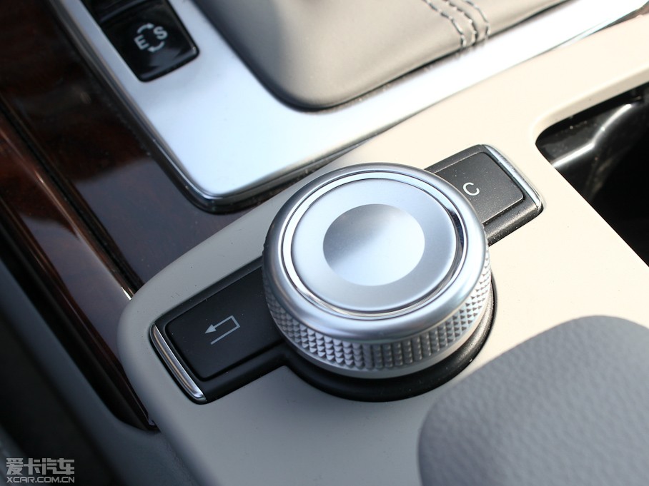 2011YE E 200L CGIŰ