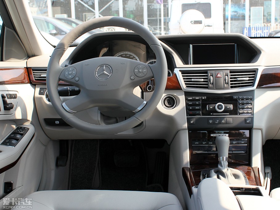 2011YE E 200L CGIŰ