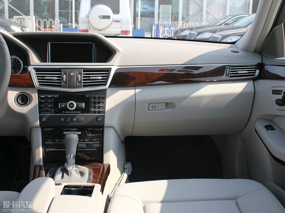 2011YE E 200L CGIŰ