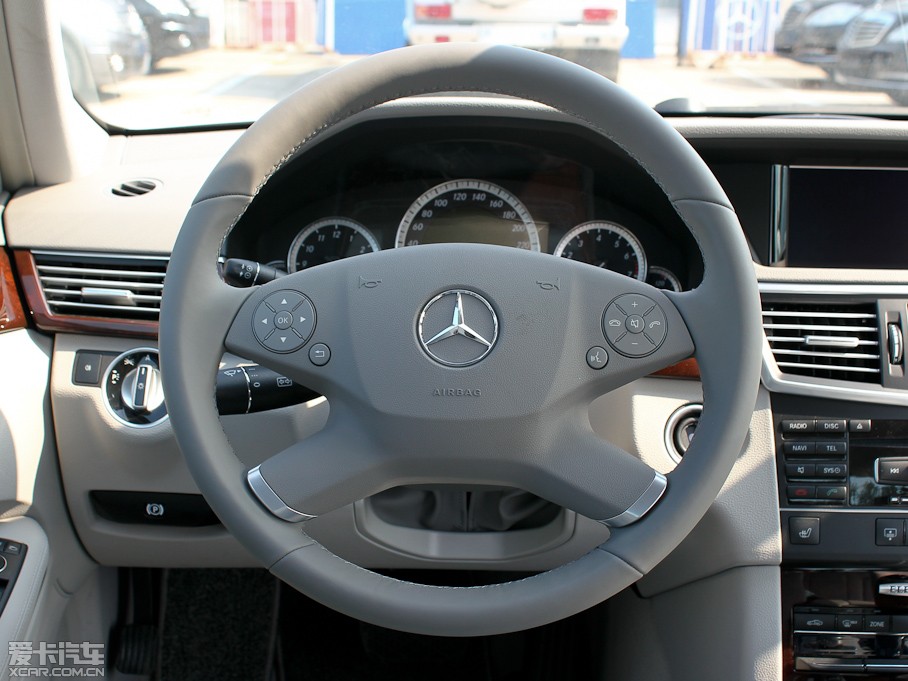 2011YE E 200L CGIŰ