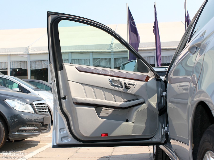 2011YE E 200L CGIŰ