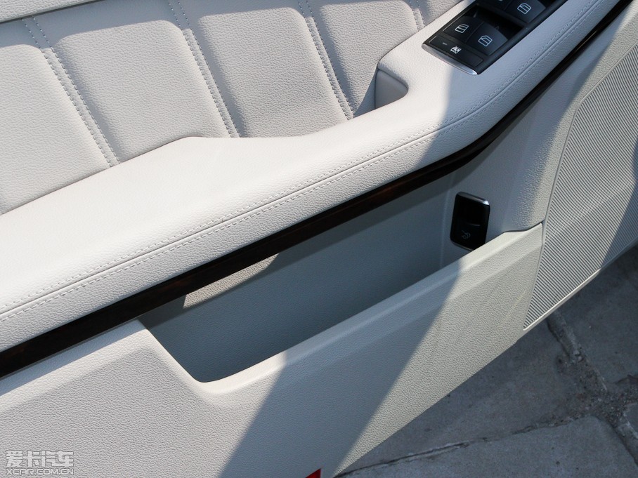 2011YE E 200L CGIŰ