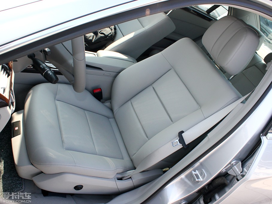 2011YE E 200L CGIŰ