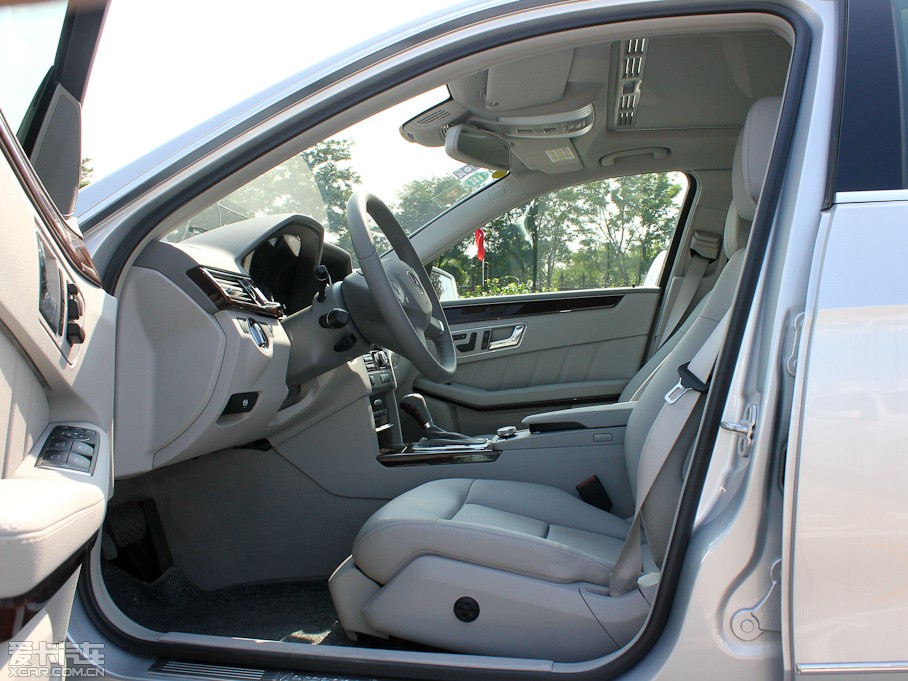 2011YE E 200L CGIŰ