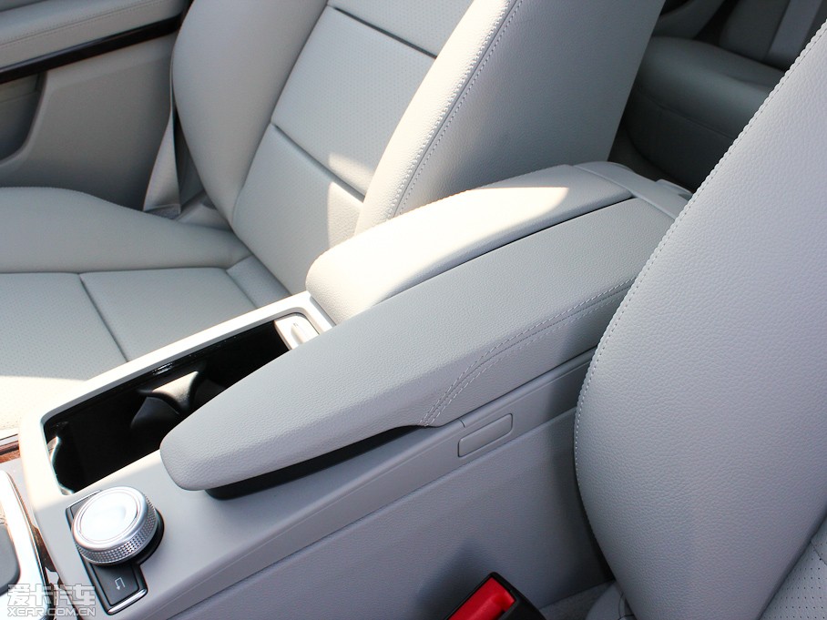 2011YE E 200L CGI(yu)Ű