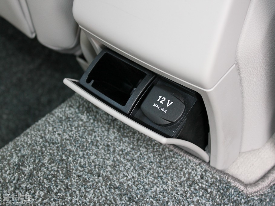 2011YE E 200L CGIŰ