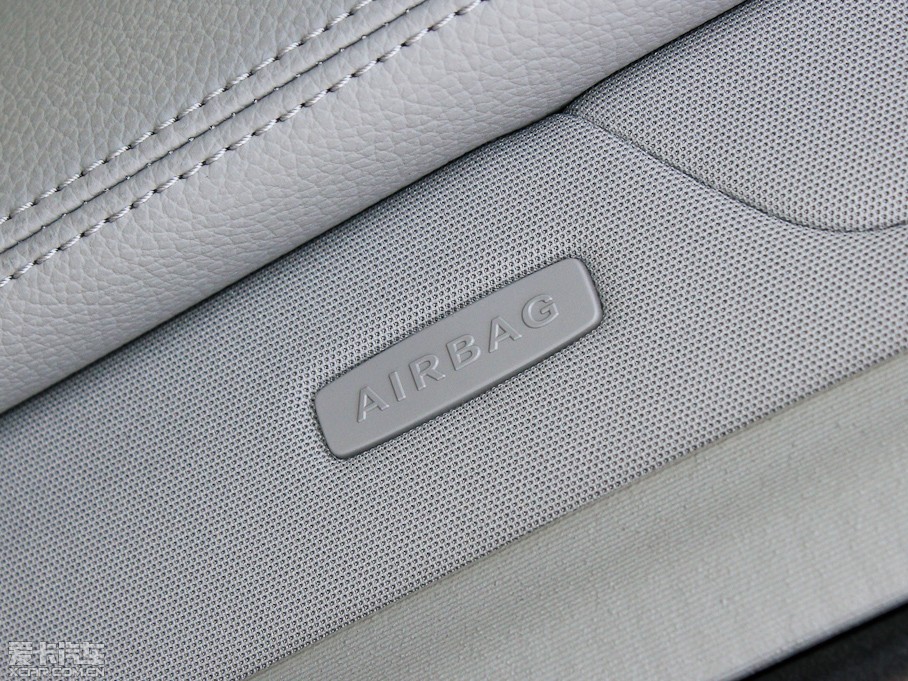 2011YE E 200L CGIŰ