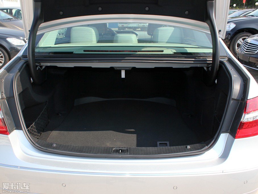 2011YE E 200L CGIŰ