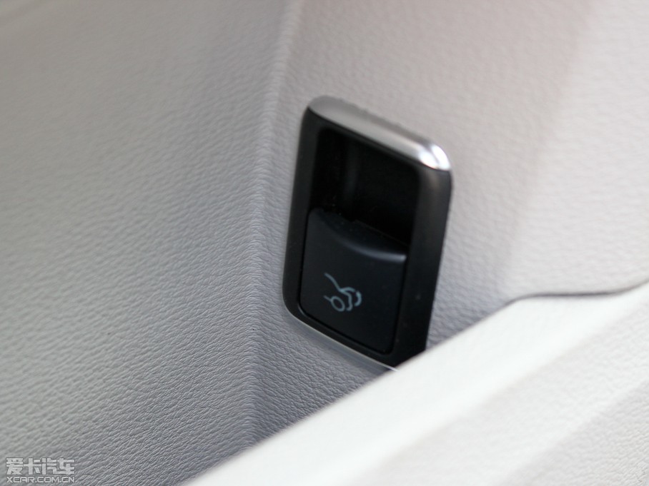 2011YE E 200L CGIŰ