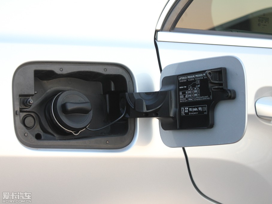 2011YE E 260L CGIrа