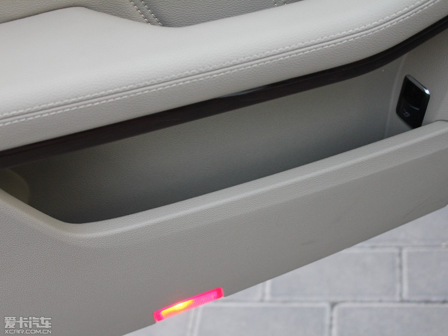 2011YE(j) E 260L CGIr(sh)а