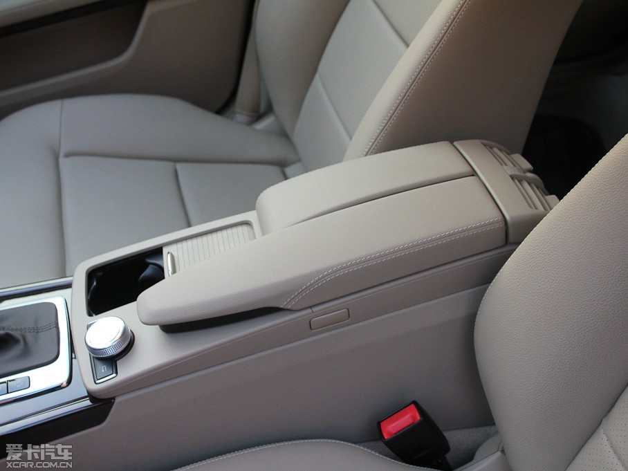 2011YE(j) E 260L CGIr(sh)а