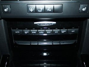 2011款E 300L 时尚尊贵版 空调调节
