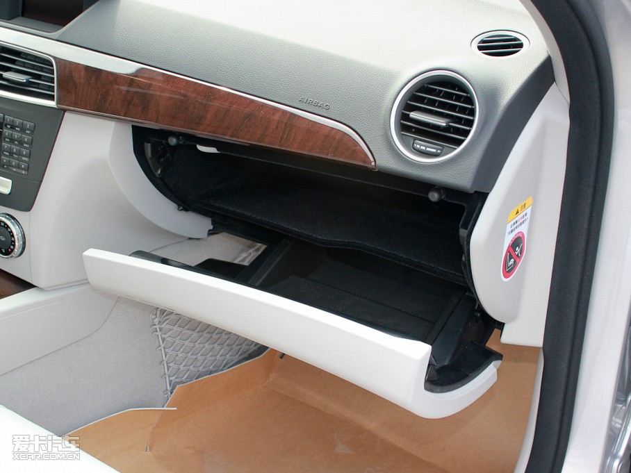 2011YC C 200 CGIŰ