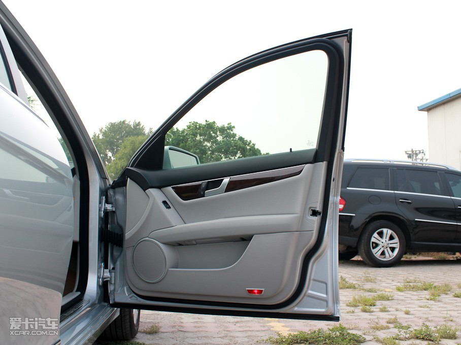 2011��YC�� C 200 CGI���Ű�