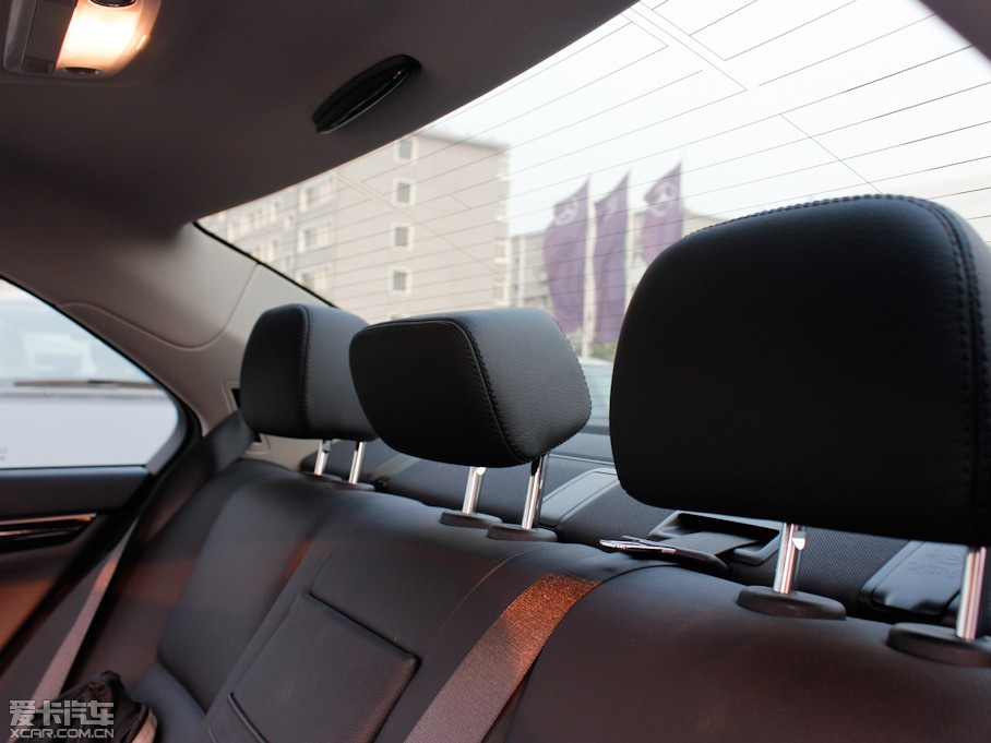 2011YC(j) C 200 CGIr(sh)а