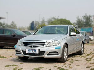 2011C 200 CGIŰ ǰ45