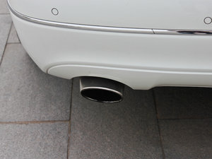 2011款C 200 CGI时尚版 排气管