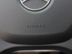 2011C 200 CGIrа п؅^