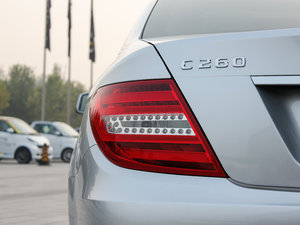 2011C 260 CGIrа ^