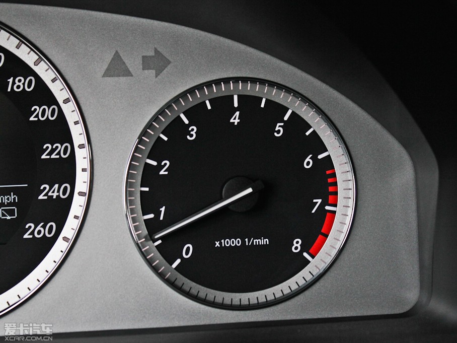 2012YGLK GLK 300 (dng)а