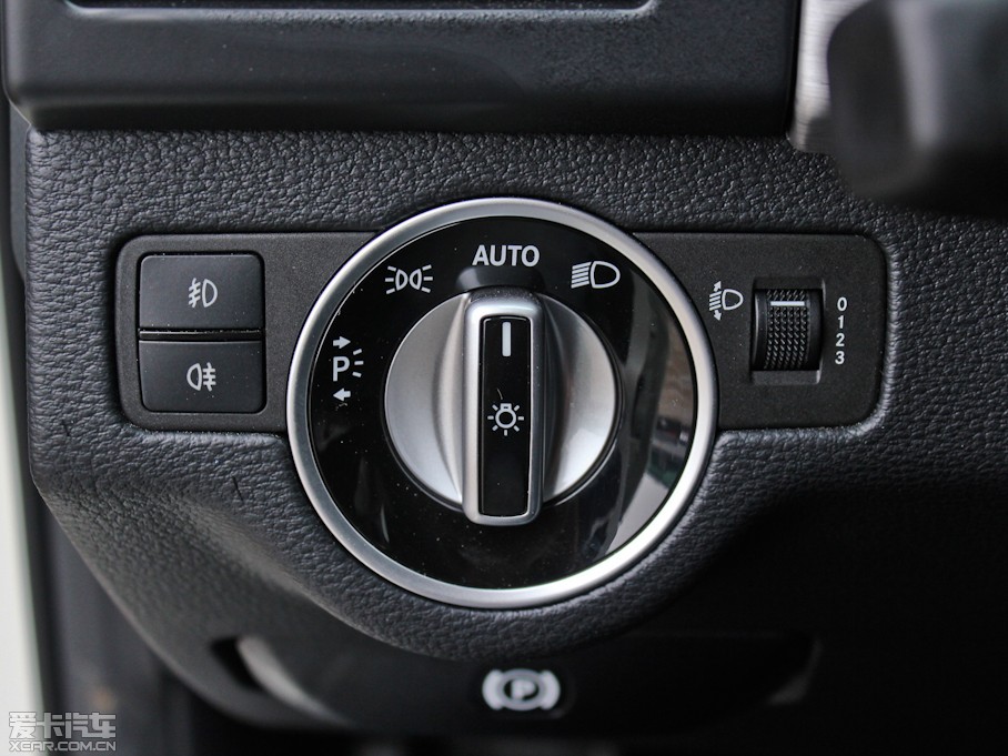 2012YGLK GLK 300 (dng)а