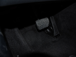 2025款GLC 300 L 4MATIC 动感型 5座 中控区