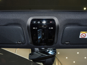 2025款GLC 300 L 4MATIC 动感型 5座 中控区