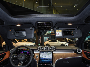 2025款GLC 300 L 4MATIC 动感型 5座 中控区