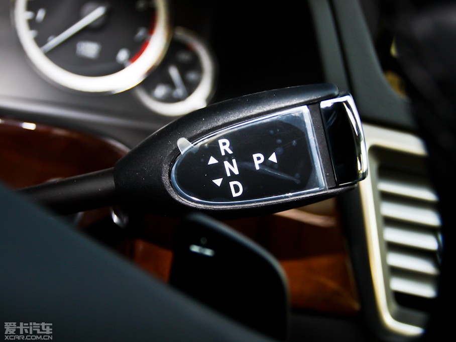 2012YE E 300L rа