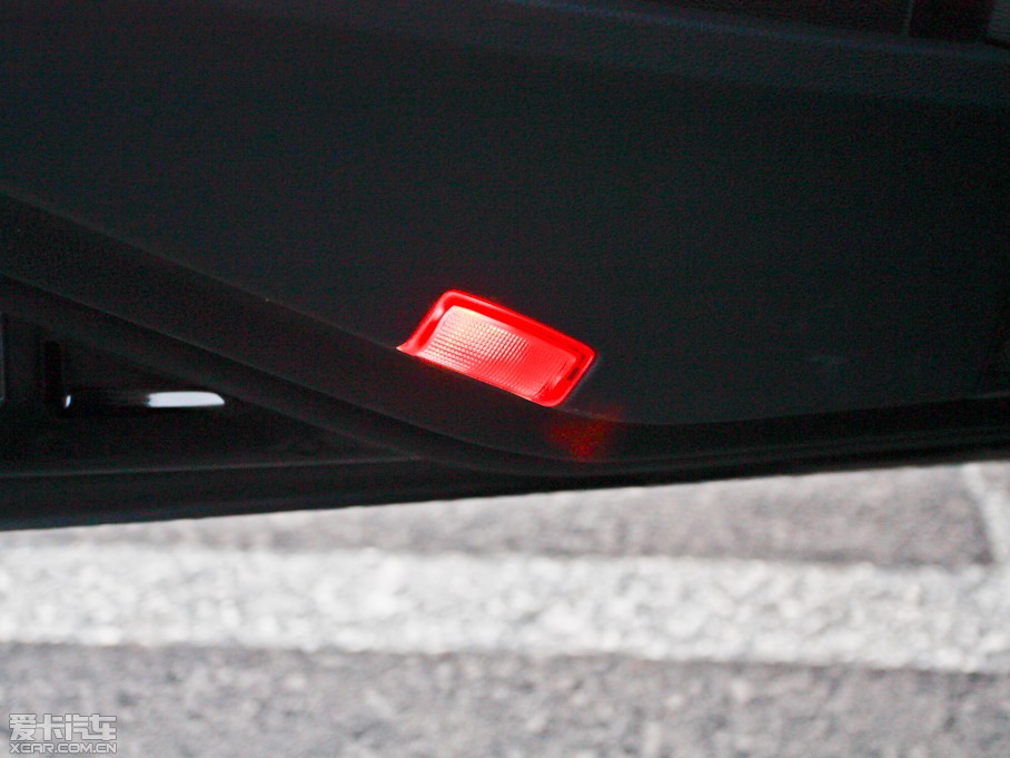 2012YE E 300L rа