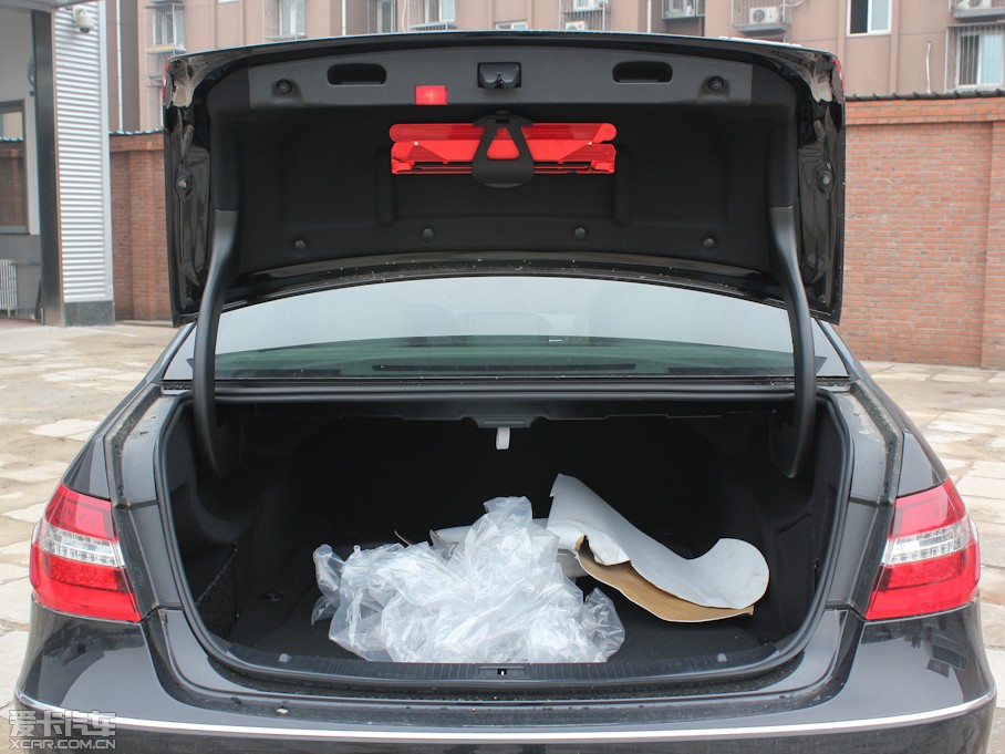 2012YE(j) E 300L (yu)Ű